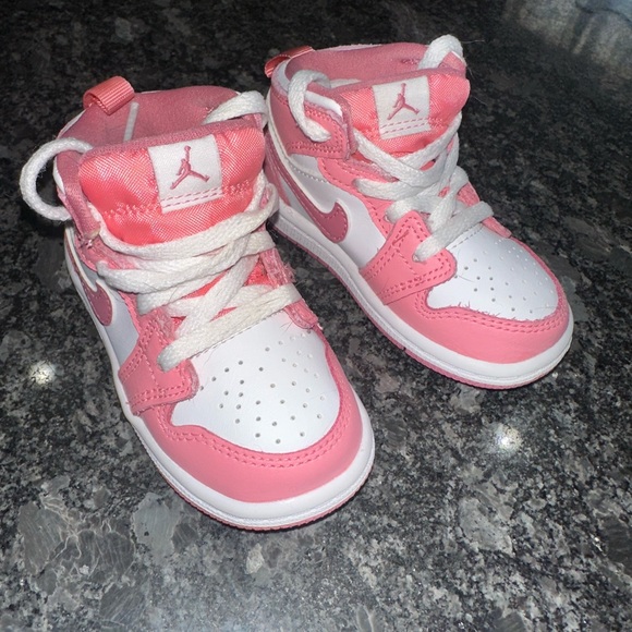 Baby girl Nike Jordan’s - Picture 2 of 5